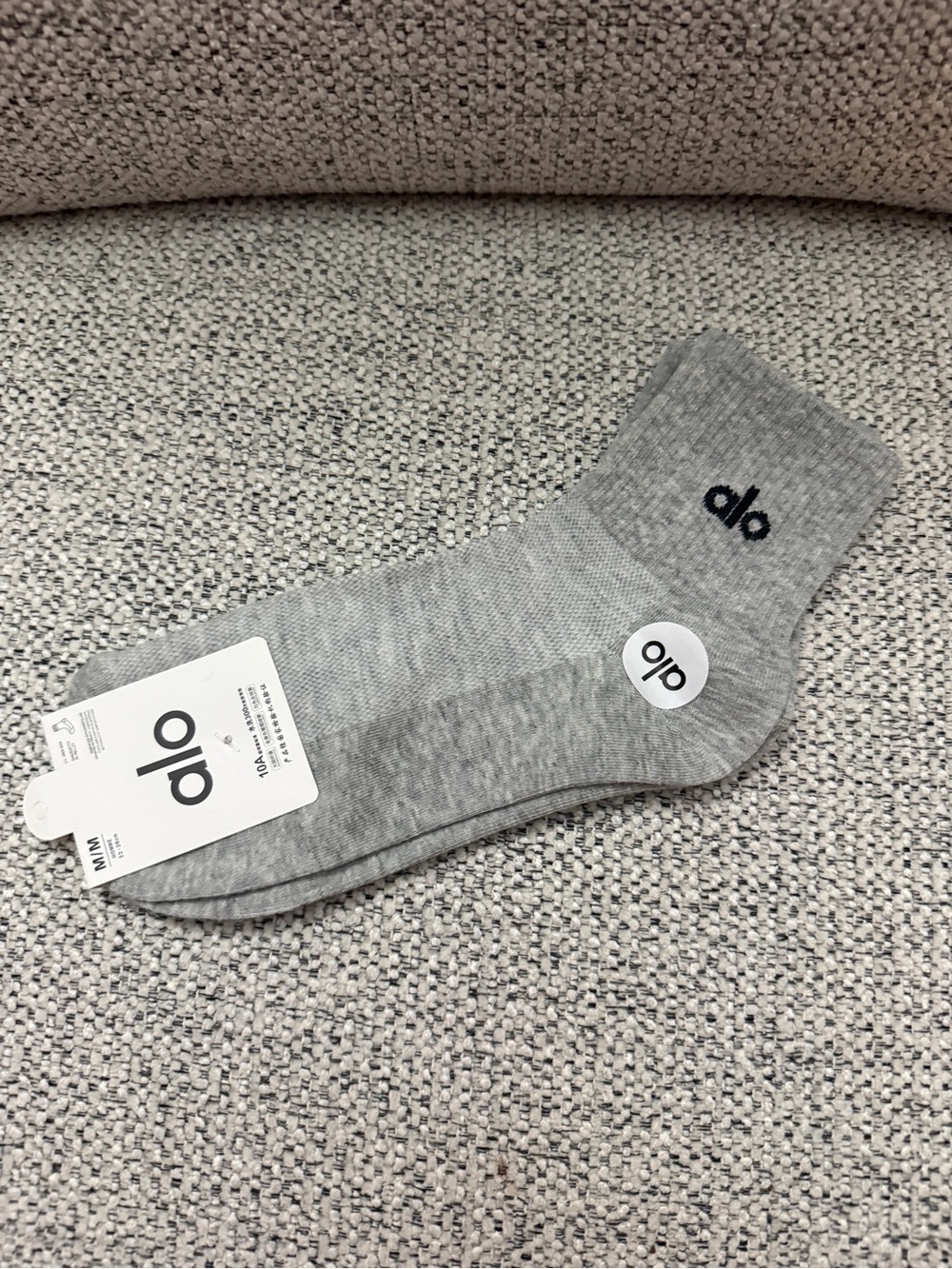 ALO Yoga Unisex White Logo Crew Socks